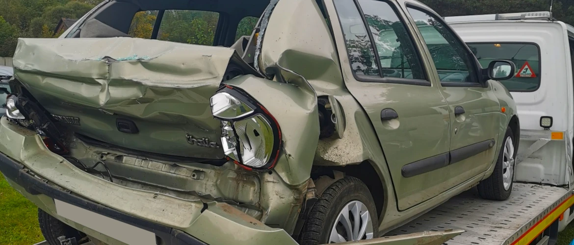 Pomoc drogowa dla osobowych, dostawczych, ciężarowych oraz busów, usługi lawetą oraz holowanie Zawiercie